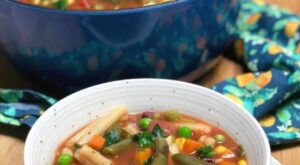 Easy 1-Pot Vegan Minestrone Soup Story – The Carrot Underground🥕