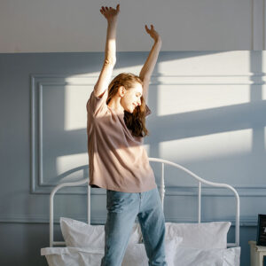 How To Actually Become A Morning Person, According To Health Experts