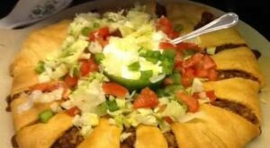 Taco Ring (From Pampered Chef) Recipe  – Food.com | Recipe | Super bowl food, Recipes, Superbowl party food