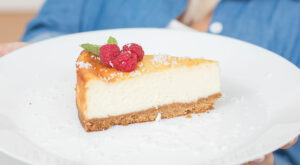 The Healthy Cheesecake Recipe Nutritionists Swear By To Lose Weight
