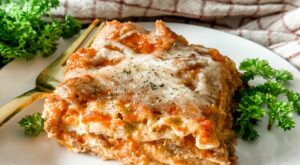 This Easy Beef Lasagna is made with oven ready lasagna noodles -which means NO PRE-BOILING!  I’ve been making this recipe for years and everyone agrees–this Easy Beef Lasagna recipe makes for the best tasting lasagna!