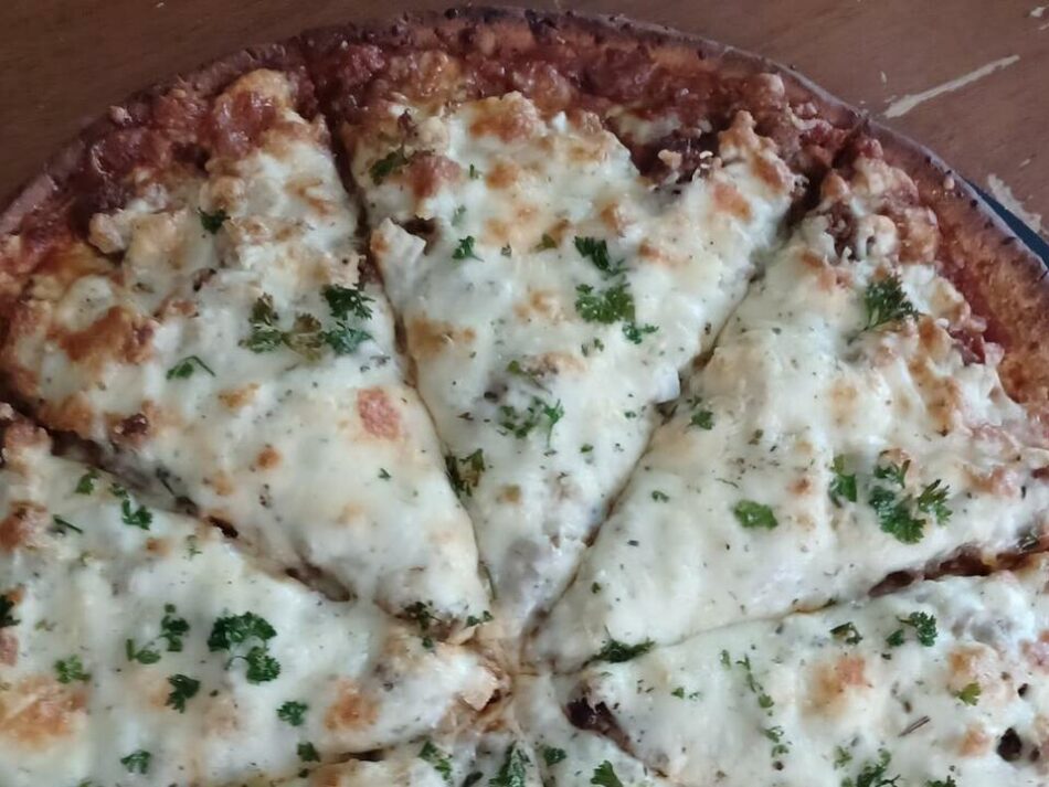 Best in the Wichita Metro Pizza 2023 – Gluten Free – how does Keto On with Kerri rank? | Bachelor on the Cheap | NewsBreak Original