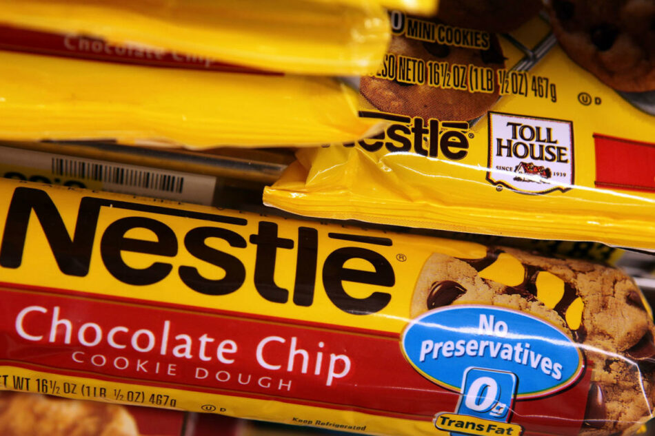 Nestlé recalls Toll House chocolate chip cookie dough over possible wood contamination