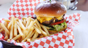 California Restaurant Serves The Best Burger And Fries Meal In The State | iHeart