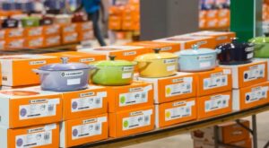 Where to get 60% off Le Creuset cookware in the Philadelphia area this fall