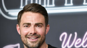 Jonathan Bennett Talks New Food Network Show ‘Battle Of The Decades’! | STAR 94.1 | On With Mario