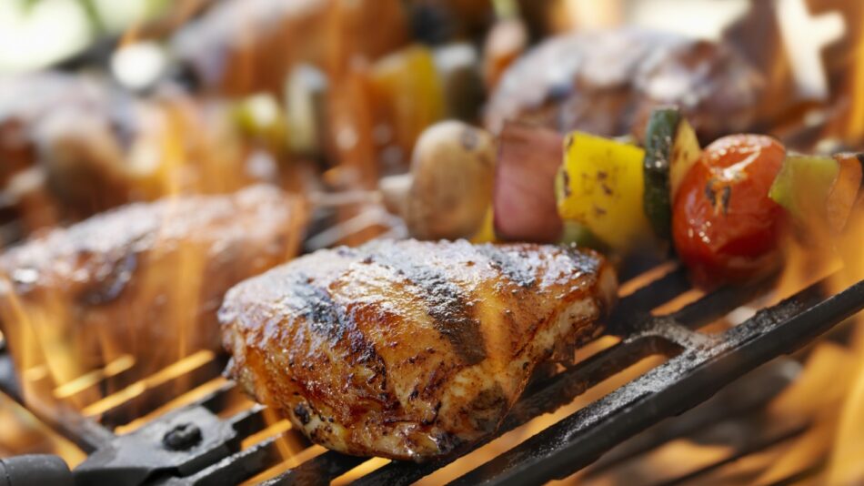 When Grilling Chicken, Be Sure To Always Put Your Dark Meat On First – The Daily Meal