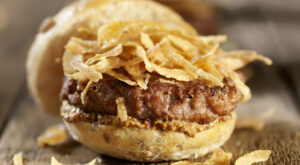 Easily Improve A Classic Burger With Some Crunchy French Fried Onions – The Daily Meal