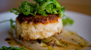 The 12 Healthiest Crab Cake Brands On The Market – The Daily Meal