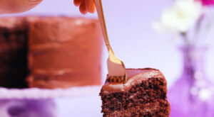 The BEST Gluten-Free Chocolate Cake (Vegan, 1 Bowl!)