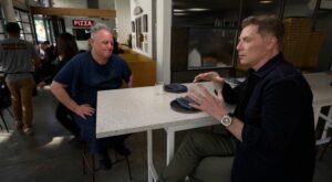 Video: Bobby Flay speaks to restaurant owner hit by pandemic – CNN