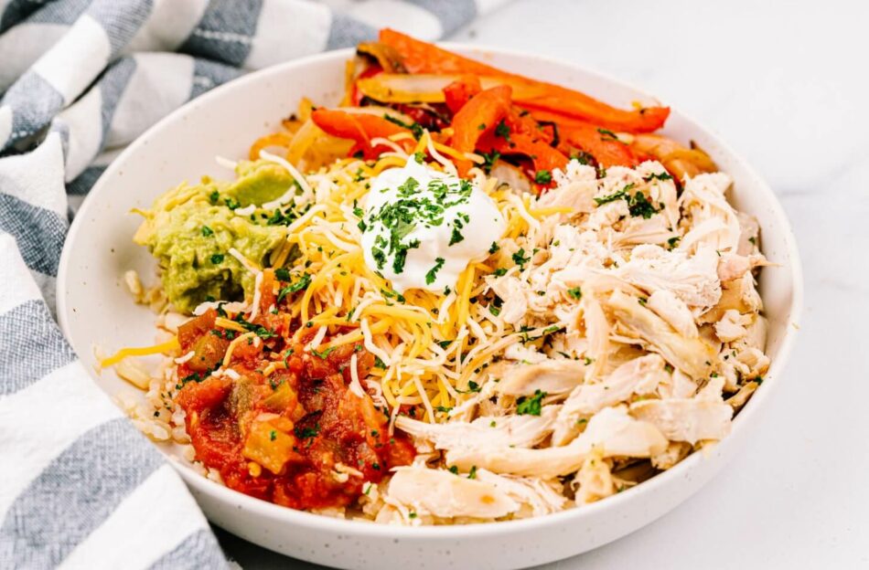 Healthy Chicken Burrito Bowl (Easy Chipotle copycat) – Neutral Eating