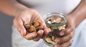 A Handful of Nuts Daily Could Reduce Depression Risk By 17 … – VegNews