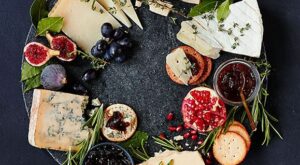 Cheeses, fruits and chutneys in 2023 | Christmas food, Christmas cheese boards, Christmas cheese – B R Pinterest