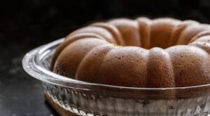Our Favorite Holiday Rum Cake From 3 South Florida Bakeries – Island Origins Magazine