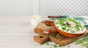 Bagel Boards Are The Fun, Creative Way To Break Your Yom Kippur … – Daily Meal