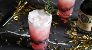 The Best New Year’s Eve Cocktails To Celebrate 2022 in Style – The Manual