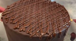 Watch: Queen Elizabeth And Prince William’s Favourite No-Bake Chocolate Biscuit Cake Recipe – NDTV