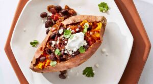 10 Easy Chili Recipes to Make For Dinner Tonight