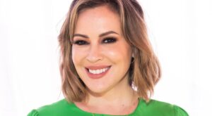 Fans Are Losing It Over Alyssa Milano’s Shocking & Edgy Hair Transformation