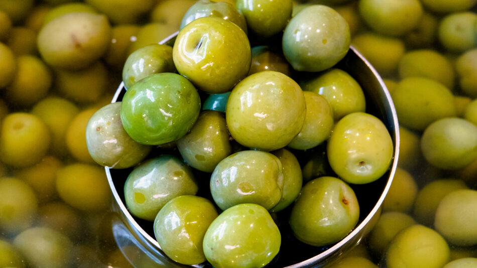 The Must-Use Olives When Whipping Up Dirty Martini Pasta – Tasting Table