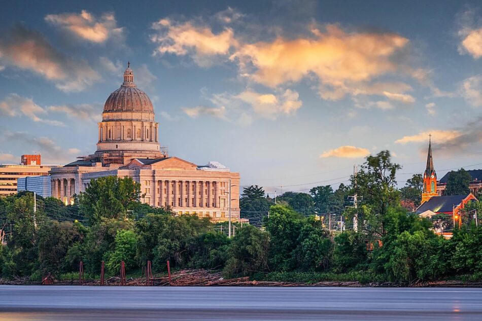 10 Gorgeous Missouri Towns To Visit In 2023