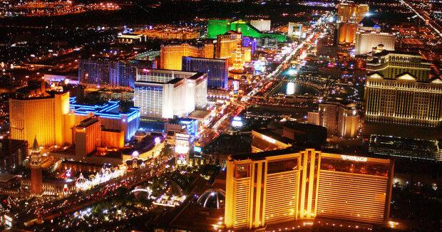 Las Vegas Strip loses another icon, adds a famous replacement