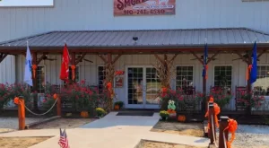 Small Business Spotlight: Gerald’s Smokehouse & Grill Brings Country Comfort Food to Your Plate – BladenOnline