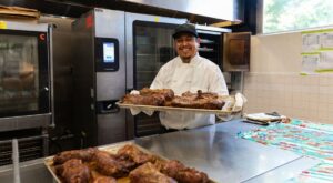 Suavecito Birria & Tacos operates out of a San Mateo window