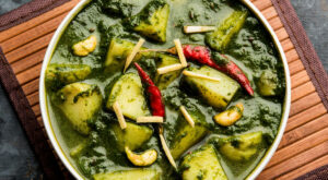 Aloo Palak Is The Spinach And Potato Curry Everyone Should Try
