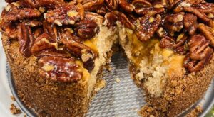 how-to-make-this-delicious-pecan-pie-cheesecake-[recipe]