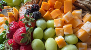 The Fruit Tray That A Current Costco Employee Swears By For Entertaining