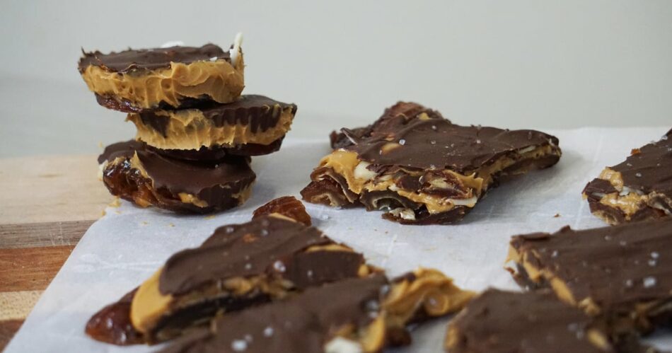 TikTokers Say This Viral Chocolate Date Bark Tastes Like Snickers — and They’re Not Wrong