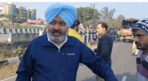 Punjab excise minister intercepts 15 trucks ferrying goods without paying GST