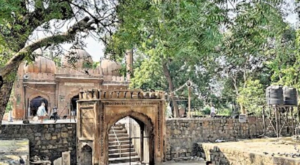 Delhiwale: A souvenir outside the Red Fort