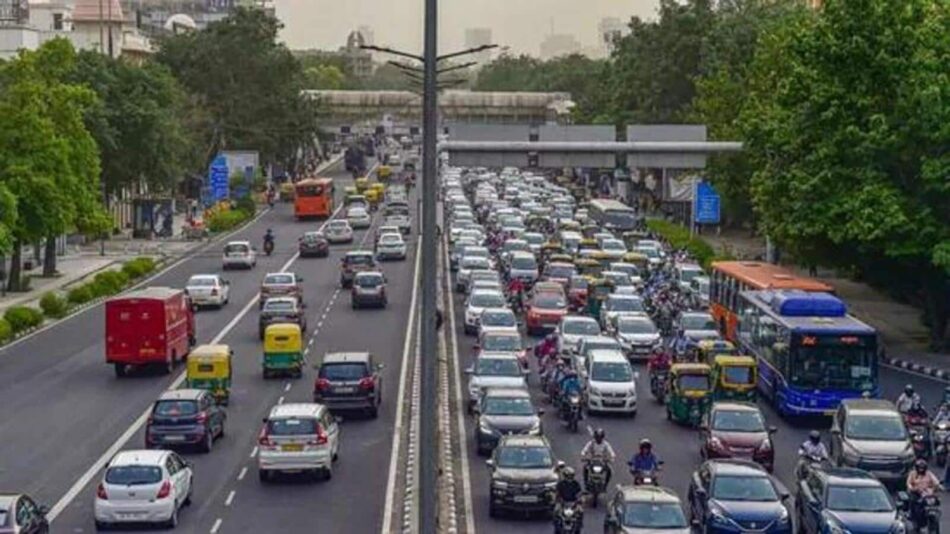 Delhi govt tells its departments to make list of overage vehicles