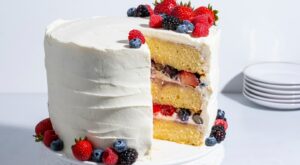 Whole Foods’ berry chantilly cake is a hit. Here’s how to make it.