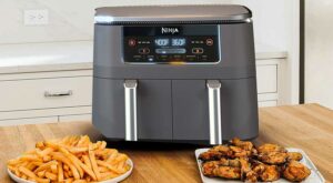 This On-Sale Ninja Air Fryer Has a Genius Feature That Takes the ‘Stress Out of Cooking’