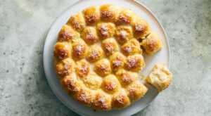 Rooti Farmaajo (Honeycomb Cheese Bread) Recipe
