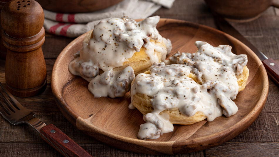 Biscuits And Gravy: 6 Things You Might Not Know About The Southern Staple – The Daily Meal