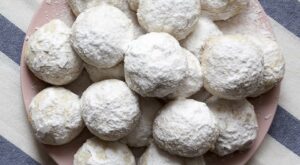 An Italian Grandma’s Classic Butter Balls Cookie Recipe (5 Ingredients) | Cookies | 30Seconds Food