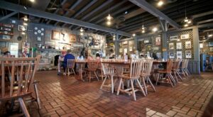 Covid spooked older customers away from Cracker Barrel and Olive Garden. Some aren’t coming back | CNN Business