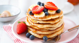 The Unexpected Boozy Ingredient That Makes The Fluffiest Pancakes – The Daily Meal