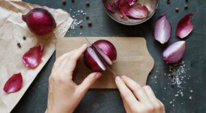 Are Cut, Raw Onions Poisonous?