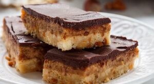 Chef’s Classic Tom Thumb Cookie Bars Recipe: An Irresistible Coconut Toffee Bar Dessert | Cookies | 30Seconds Food
