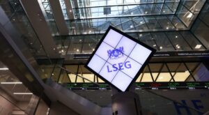 LSE Boss Warns UK Firms of Risk to Value by Listing in US