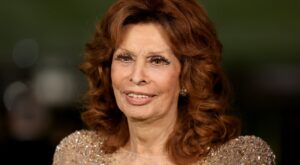 Sophia Loren, 89, recovering from surgery after breaking hip in fall at home