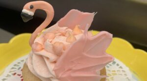 Dessert truck Cupcake-A-Rhee celebrates Flamingo spotting with special cupcake