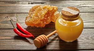 Spicy Honey Is the Sweet-Hot Cure for Coughs, Congestion + Sore Throat, Say MDs – Yahoo Life