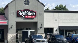 Bros. Houligan owners to open Red Door Grille in KingsPointe Village – Tulsa World